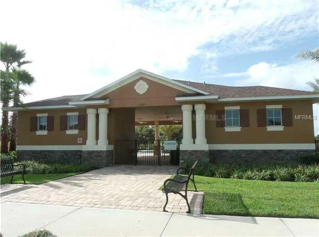 3 bed, 2.5 bath, 1625 sqft, $2,250 — Photo 2