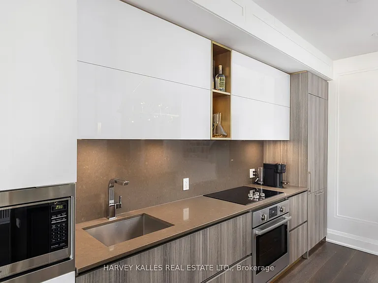 151 Avenue Rd #805 — Photo 21