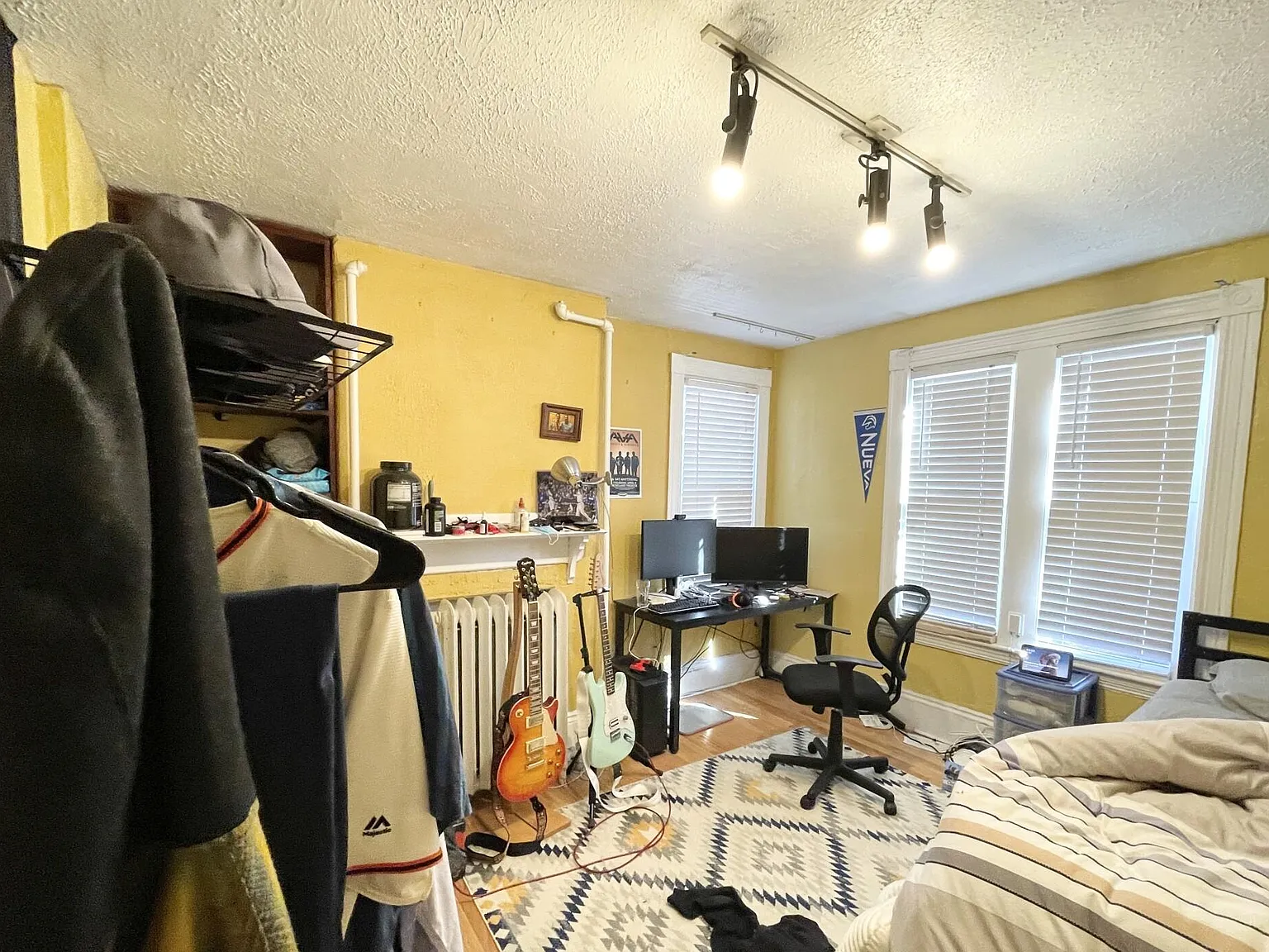 4 bed, 9999 sqft, $7,000 — Photo 3