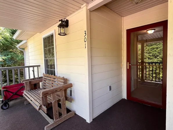 300 Ginger Creek Ln APT 301, Clayton, GA 30525