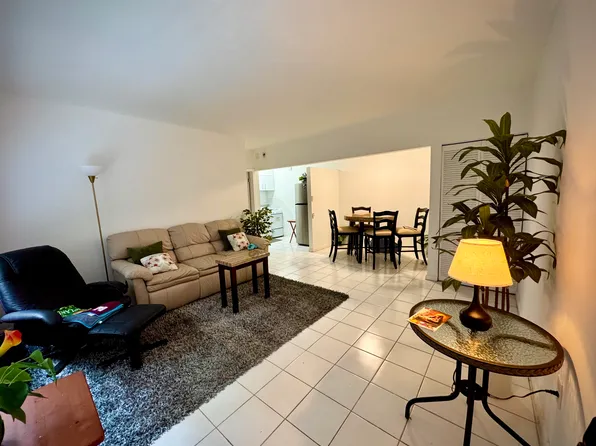 51 Edgewater Dr, Coral Gables, FL
