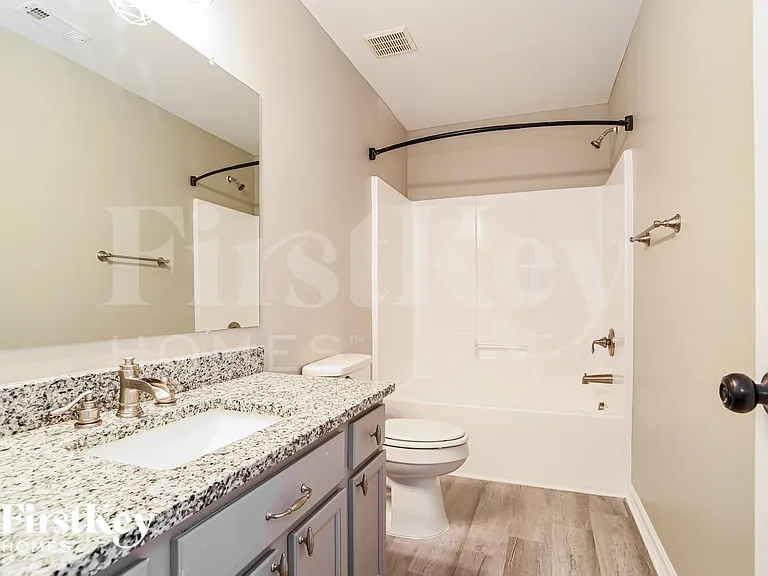 546 River View Dr — Photo 16