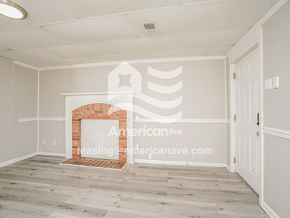 1346987_004_wm_-_living_room_13362628.jpg