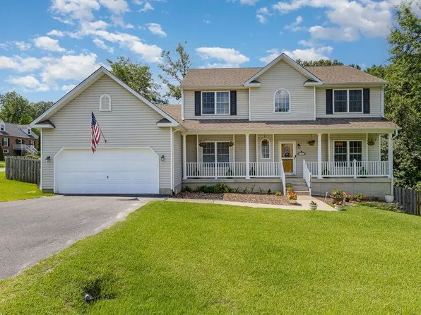 11814 Gardenia Dr, Fredericksburg, VA 22407