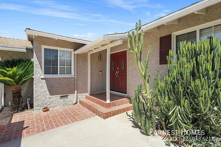 Beautifully Remodeled 3-Bedroom West Hills Home with Private Backyard — Photo 2
