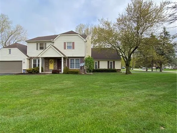 6748 Woodlake Dr, Toledo, OH 43617