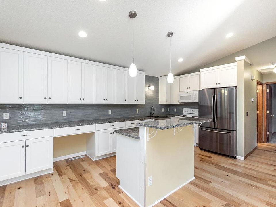 1st image of 2456 Grenadier Ave N
