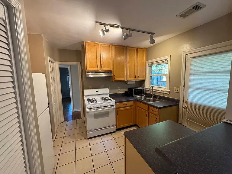 662 Medlock Rd — Photo 10