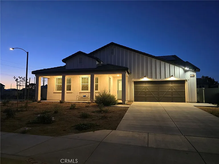 1887 Vincent Dr — Photo 25