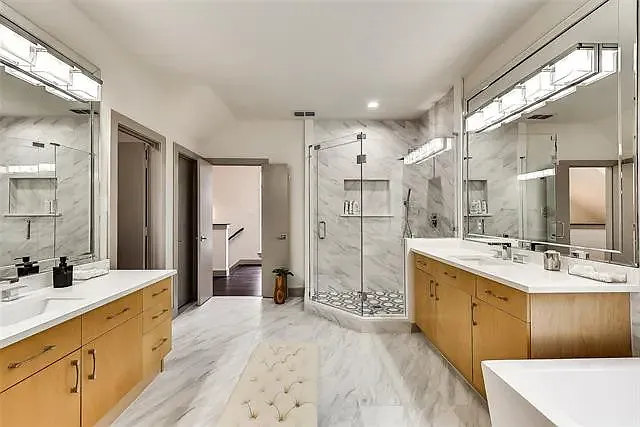 1008 Allen St — Photo 20