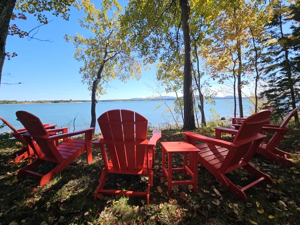 120 Mountain View Dr, Trenton, ME 04605