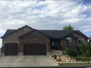 1708 W Dallas St, Syracuse, UT 84075