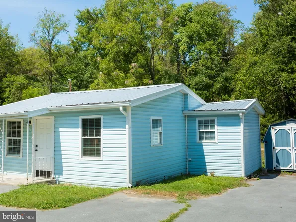 15442 Falling Waters Rd, Williamsport, MD 21795