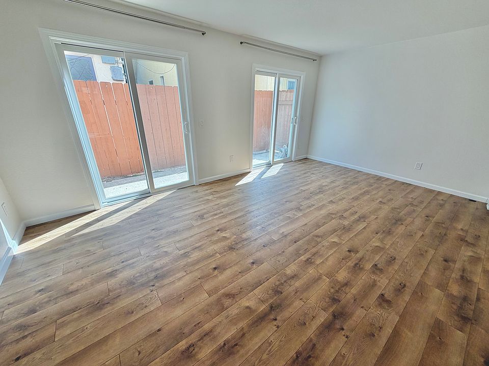 Extra large bedroom with direct access to private patio