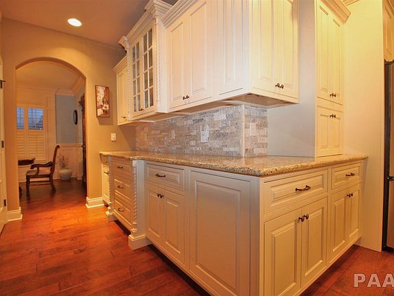 5th image of 3105 W Saint Charles Pl