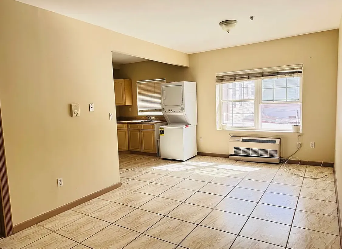 Building Photo - 460 Lenox Rd #2RB