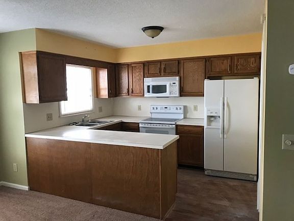 4th image of 131 C W Victoria Ct