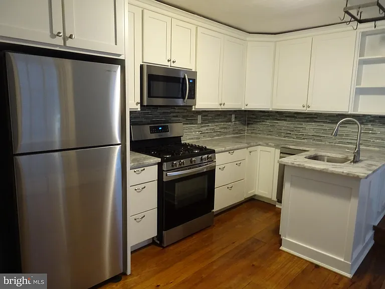 200 Delaware St #1 — Photo 8
