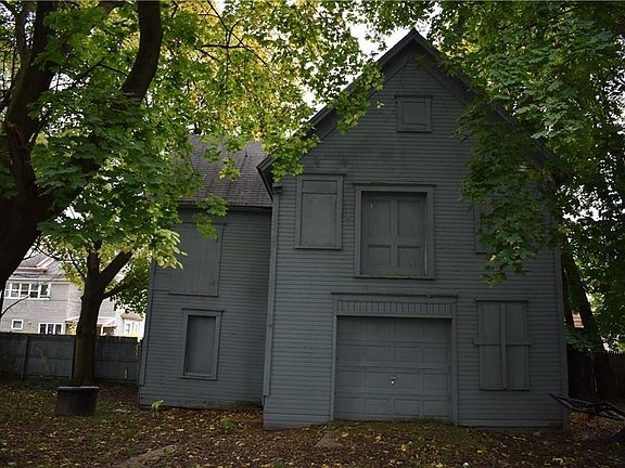 4th image of 255 McLennan Ave