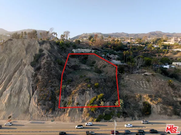 201 Mantua Rd, Pacific Palisades, CA 90272