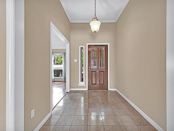 4th image of 4018 Rock Springs Dr