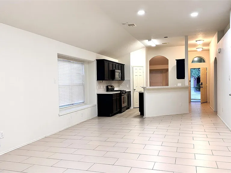 6818 Hampden Point Ct — Photo 7