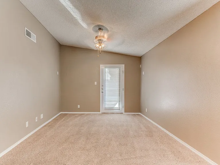 3289 Emerald Point Dr — Photo 6