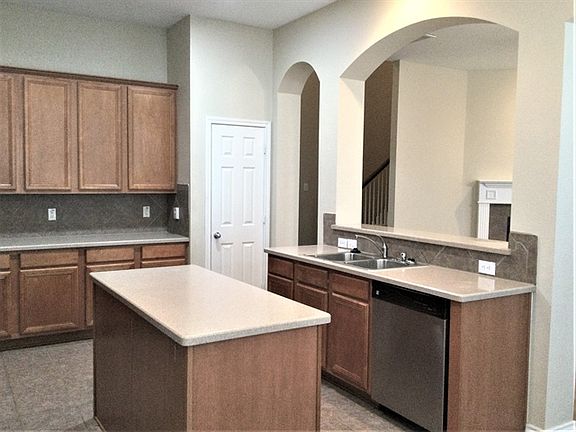 5th image of 5827 Foxglove Ln