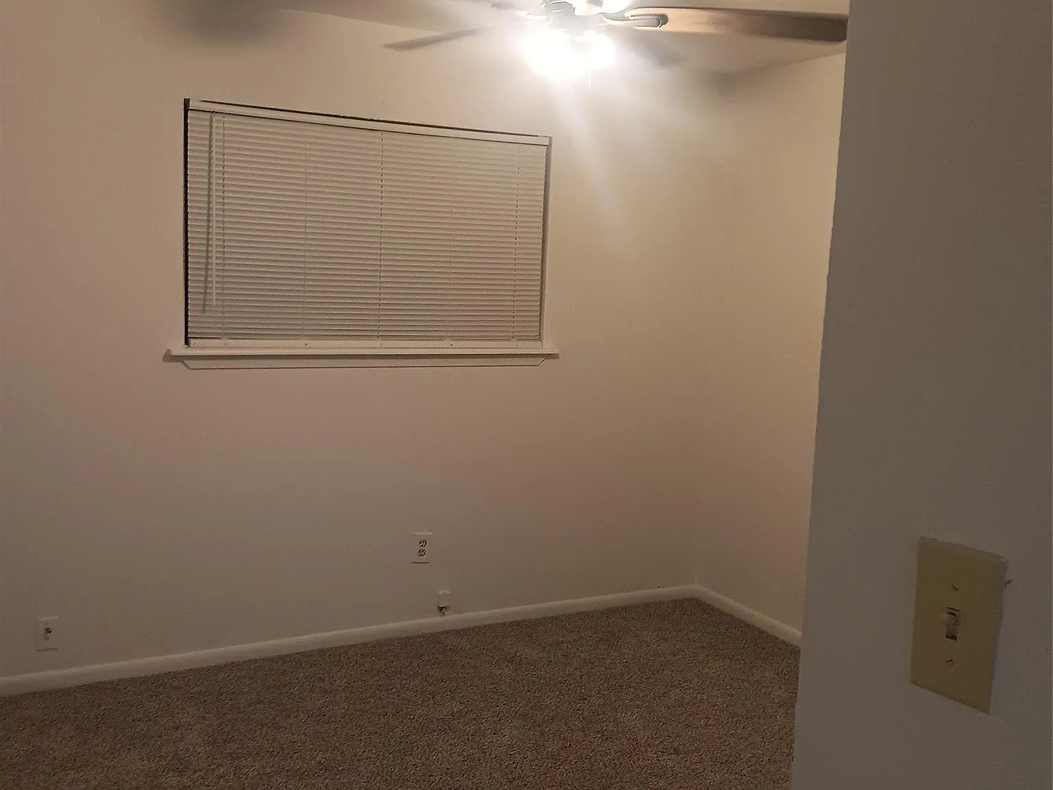 2 bed, 1.0 bath, 4144 sqft, $1,100 — Photo 1
