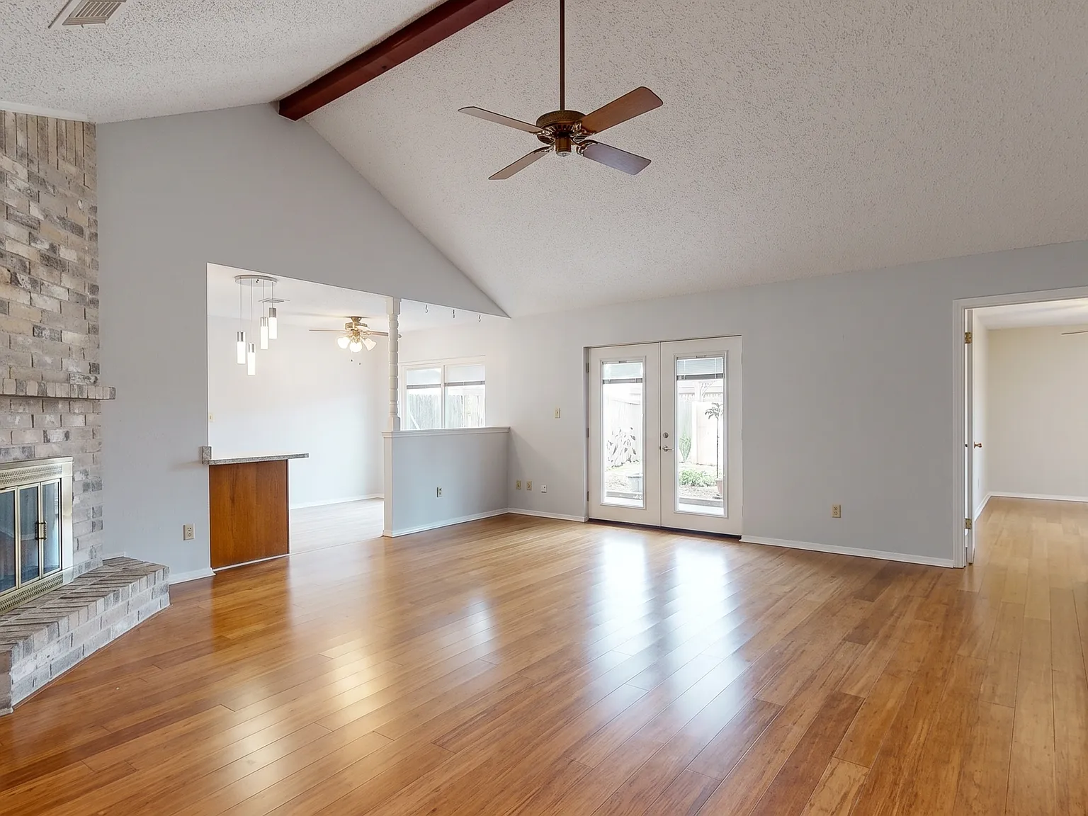 3 bed, 1752 sqft, $2,145 — Photo 3