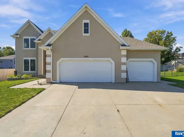 7929 S 37th St, Lincoln, NE 68516