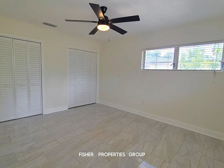 621 Riviera Dr — Photo 23