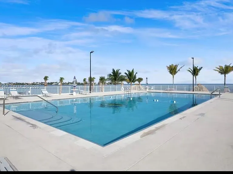 10877 Overseas Hwy #37 — Photo 18