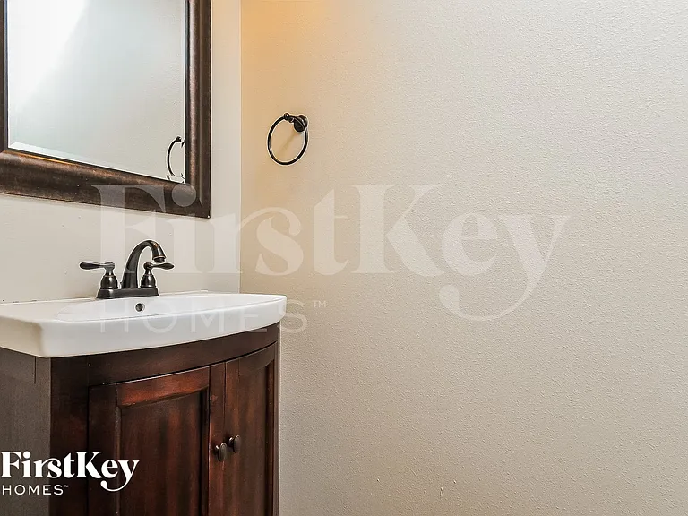 6942 Lake Eaglebrooke Dr — Photo 13