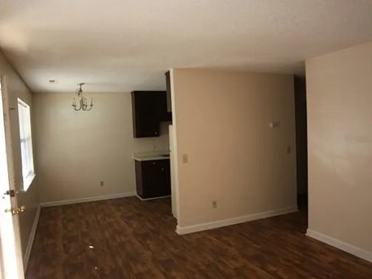 3007 Hood Rd SW — Photo 2