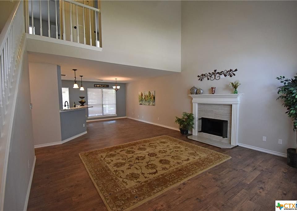 1st image of 204 Ashland Crk