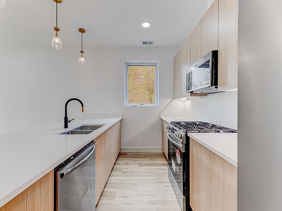 4th image of 5921 S Calumet Ave