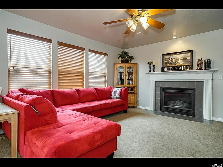 804 Creek Ln — Photo 8