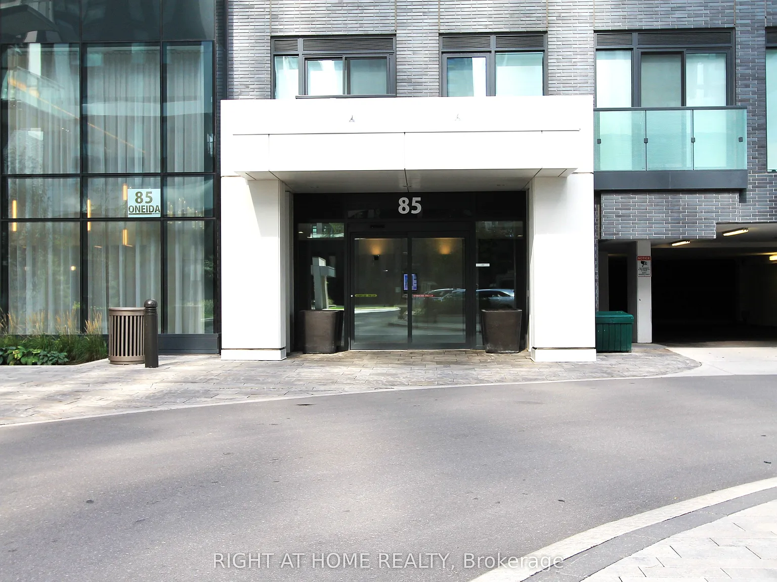 2 bed, $2,500 — Photo 2
