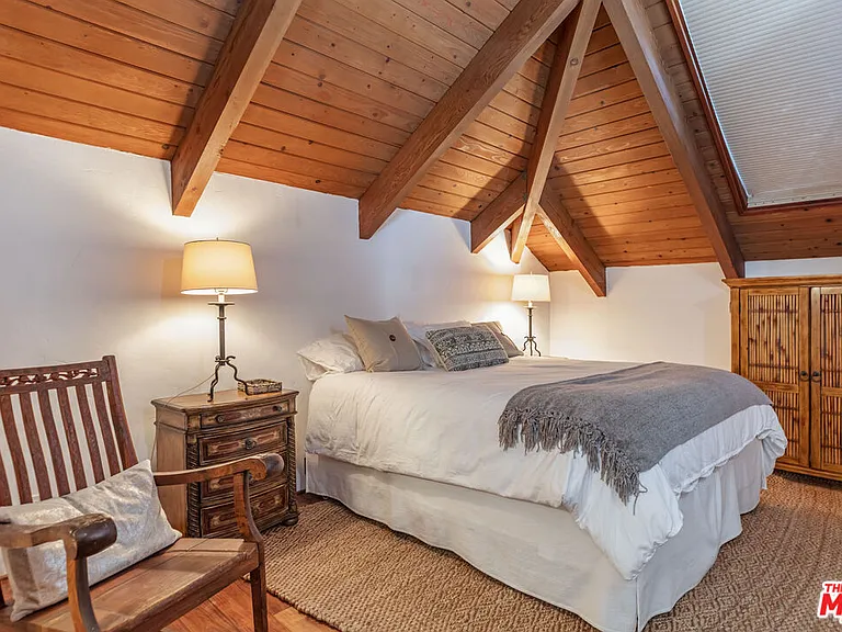 24408 Malibu Rd — Photo 33