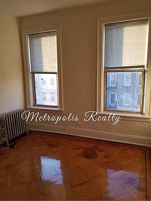 Rented by Metropolis International Realty Inc. | media 7