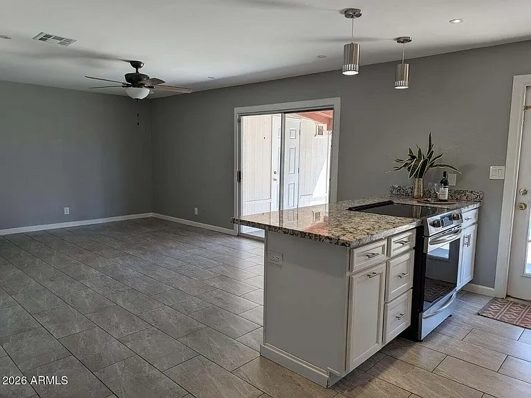 1711 S Hardy Dr — Photo 9