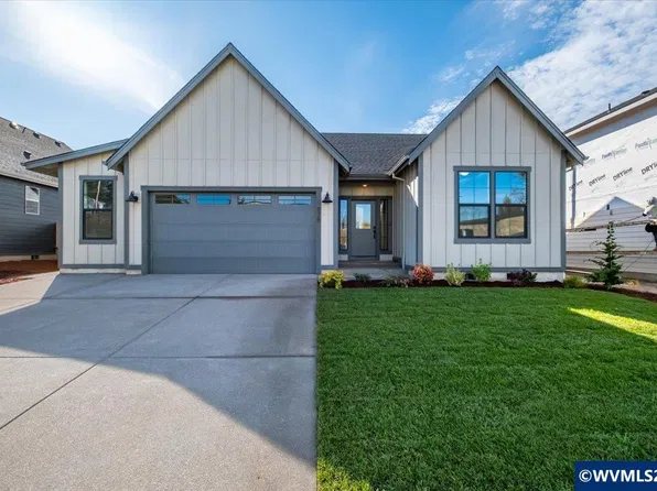 978 W Grant St, Carlton, OR 97111