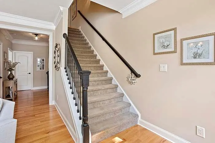 607 Lexington Vlg — Photo 19