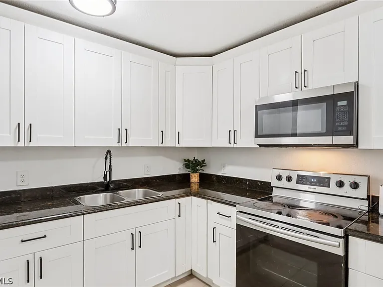 89 Cabana Ave — Photo 4