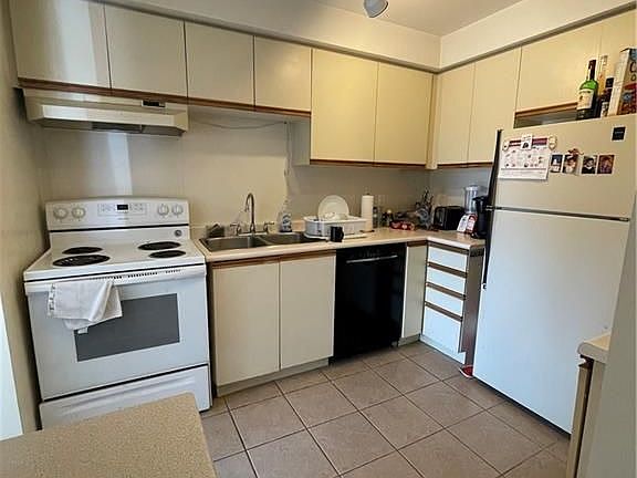 2nd image of 302 College Ave W #112