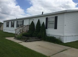 1129 Buckingham St, Wayland, MI 49348