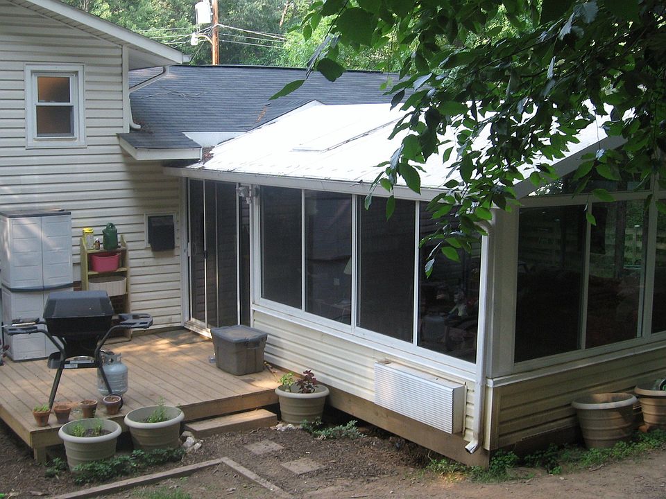 2nd image of 11003 Roma St
