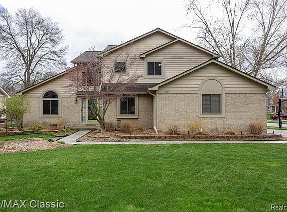3rd image of 3827 Corran Ct
