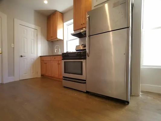 Rented by Evergreen Apartments BK | media 5